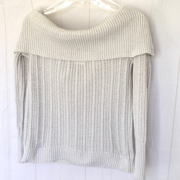 Hollister Off Shoulder Cowl Neck Fitted Sweater Large - Picture 6 of 6